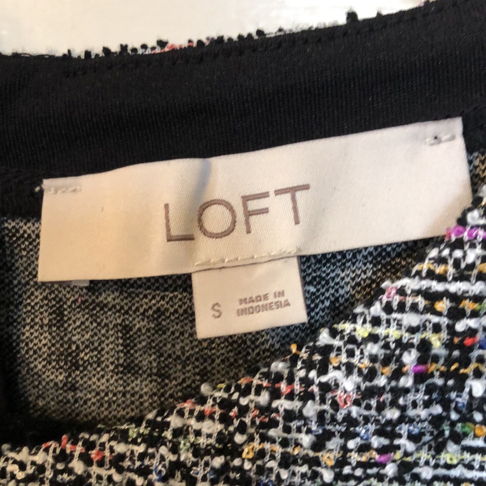 LOFT Ruffle Shift Dress - Picture 5 of 5